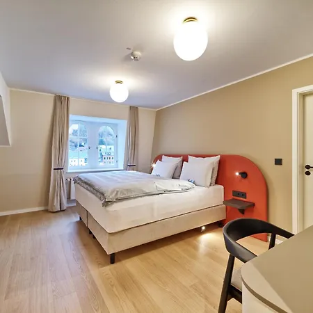 Keller By Erasmus Saarburg