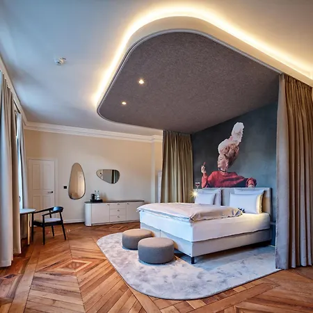 Keller By Erasmus מלון 4*